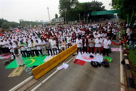 Jakarta Heats Up As Anti Ahok Rally Begins National The Jakarta Post