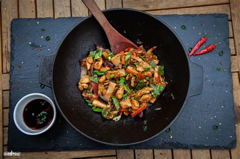 Wok Gemüse mit Hähnchen und Pak Choi
