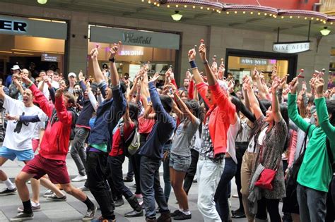 Dancing Flash Mob In City Big Crowd Dances Flash Mob In Sydney
