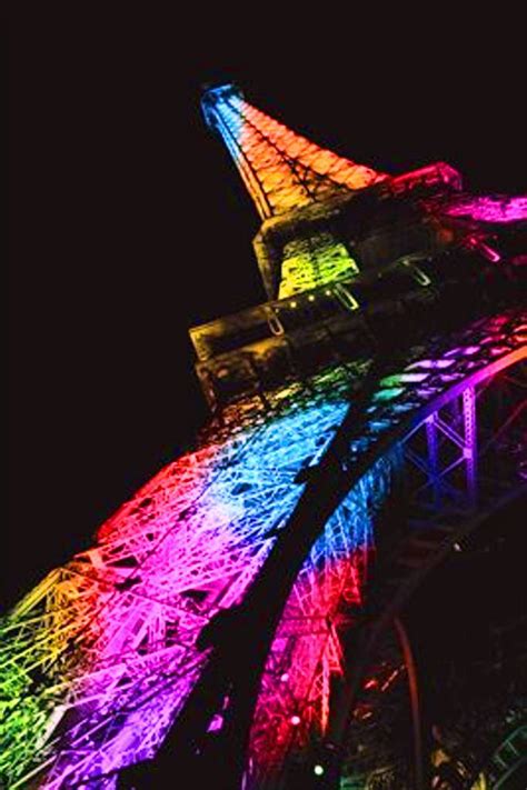 Rainbow Colors At The Eiffel Tower Paris Torre Eiffel Torres