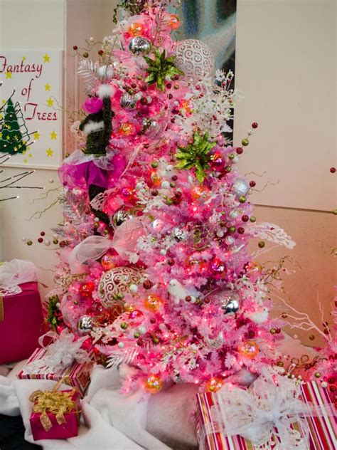 This christmas tree will be best for you. Photo Page | HGTV
