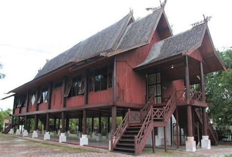 Rumah Adat Kalimantan Gambar Dan Penjelasan Lengkap