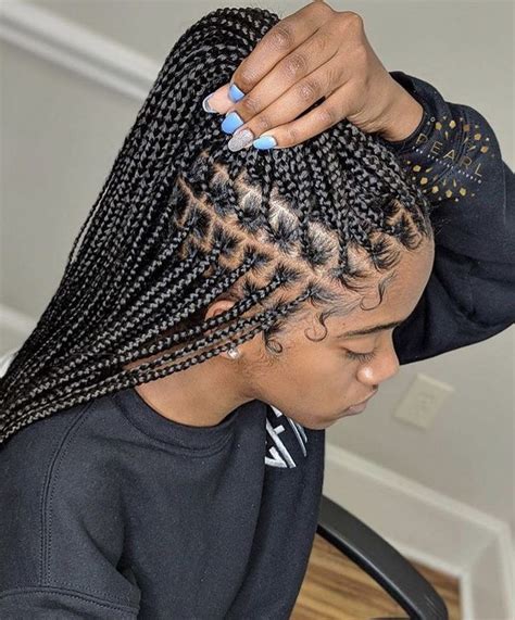 Heres Why You Should Get Knotless Box Braids Instead Of Box Braids Twist Braid Hairstyles