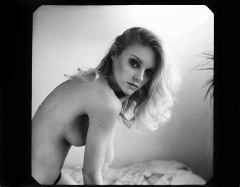 Naked Elle Evans Added 07192016 By Bugaxtreme