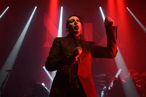 Marilyn Manson Aims Fake Rifle At San Bernardino Concert Crowd Hours After Texas Massacre Ibtimes