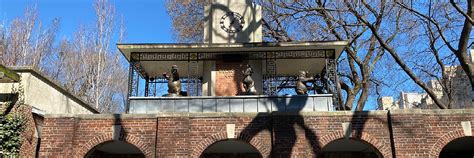 Even before there was an official area designated as a zoo, animals were present in central park. Central Park Zoo | Monumente