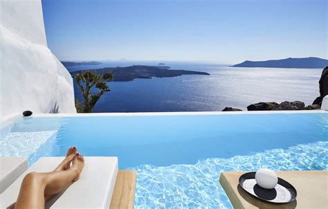 Best Santorini Villas With Infinity Pools Itsallbee Solo Travel