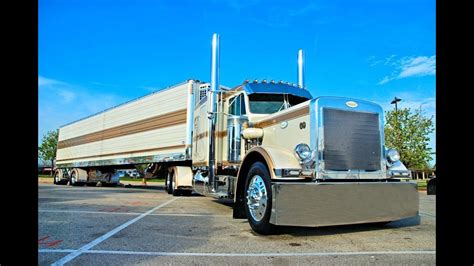 Mid America Truck Show Big Rigs Custom Trucks Chrome Blingmaster