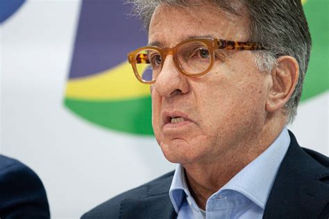 Olá, eu sou paulo marinho, e trabalho como designer gráfico e designer web profissionalmente a 6 anos,trabalho para quem é infoprodutor ou para quem possui um negócio digital. Paulo Marinho se apresenta para depoimento na Polícia Federal do Rio O Dia - Rio de Janeiro