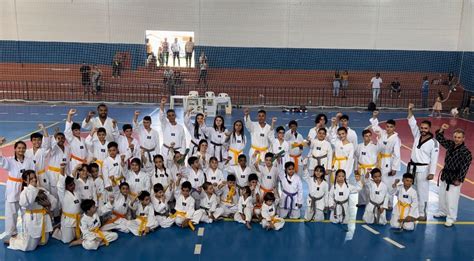 Mais De 70 Jovens Atletas De Taekwondo São Graduados E Trocam De Faixa Em Campos Altos