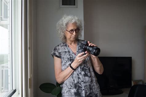 Photographer Takes Pictures Of Naked And Beautiful Older Women