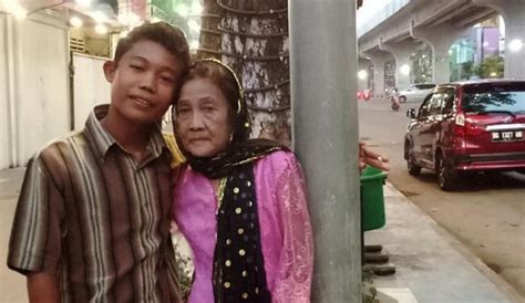 Foto Foto Bulan Madu Romantis Slamet Dan Nenek Rohaya Pasangan Yang