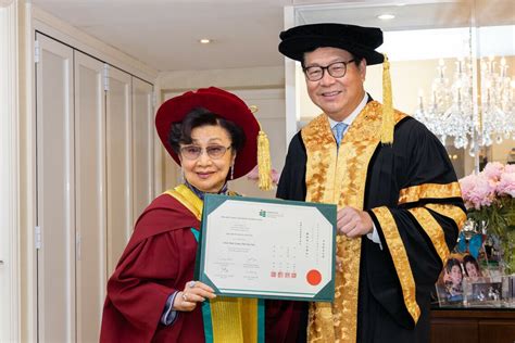 It is conferred at the discretion of the institution that awards it. Honorary Doctorate Templates / Free Honorary Doctorate Degree Certificate Hilolih Com / In this ...