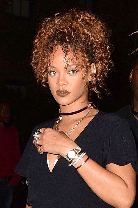 33 Magnificent Ways To Wear Curly Hair Rihanna Hairstyles Curly Hair
