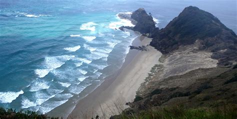 A pristine sweep of pale sand set beneath. Things to See and Do in Bay of Islands, NZ | The Backpack ...