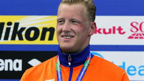Jun 08, 2021 · nederland stuurt vijftien langebaanzwemmers naar de olympische spelen van tokio. Ferry Weertman pakt GOUD bij 10 km open water | Juich voor ...