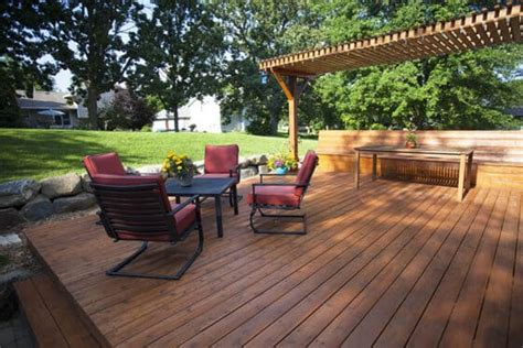 Pu is known to be a strong, flexible and durable material. Deck Paint vs Stain (Types, Durability & Cost Guide ...