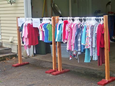 It really worked out great. Another HangOut™ clothes rack used at a garage sale in the Seminole ... | Вешалка, Вязание
