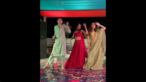 Beautiful Girl Wedding Dance Trio Kangna Tera Ni Sanu Kare Ishare Youtube