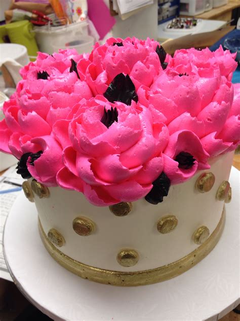 #bts #mapofthesoul #thejourney #cake this was so fun to make! Buttercream cake with gold painted buttercream dots by the ...