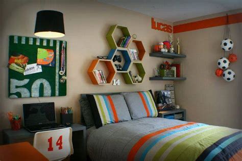 Kamu dapat menggunakan inspirasi desain tersebut untuk membuat kamar idaman para pria. 25+ Ide Desain Kamar Tidur Anak Cowok yang Menginspirasi ...