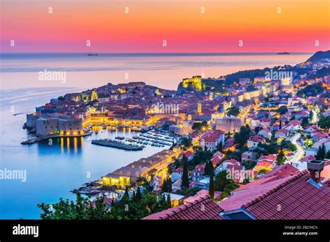 Dubrovnik Night Hi Res Stock Photography And Images Alamy