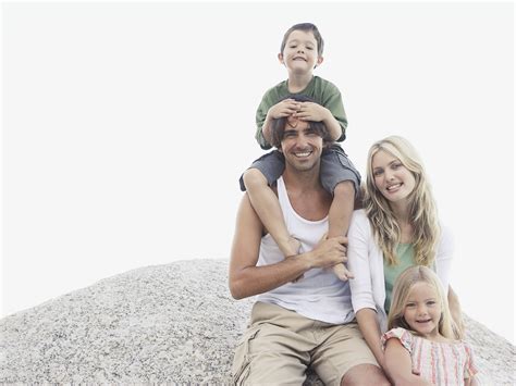 FreeGreatPicture.com_IAN-6076-happy-family-life-material-2 | Quality