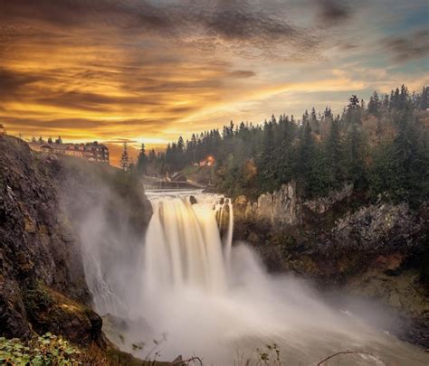 Premium Photo Snoqualmie Falls At Sunset In Washington State