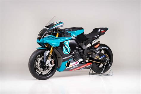 Watch motogp, moto2 and moto3 qualification and race streams on your pc, tablet or phone. Yamaha R1 Livery Petronas Yamaha SRT MotoGP dirilis ...