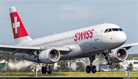 Hb Jlt Swiss Airbus A320 At Amsterdam Schiphol Photo Id 1126810