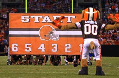 Cleveland Browns To Unveil Live Bulldog Mascot Named Swagger
