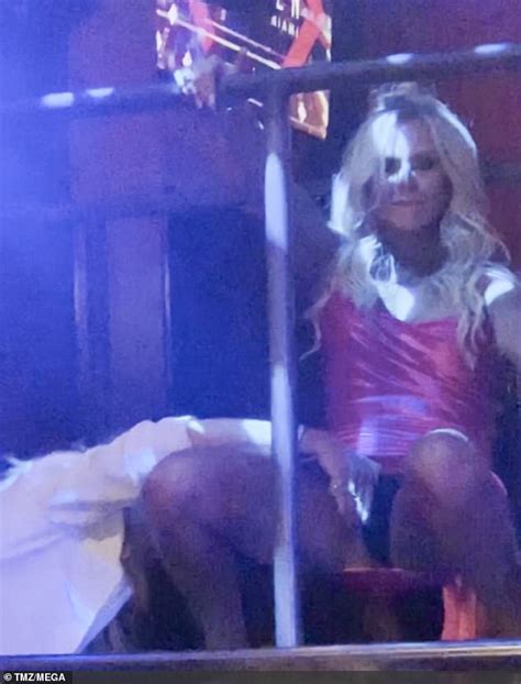 Tamra Judge Flashes Her Crotch While Dancing On Stage At Miami Club Daily Mail Online