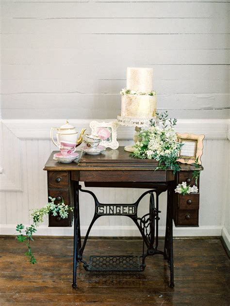 Elegant Winter Wedding Inspiration In Green White And Gold Chic