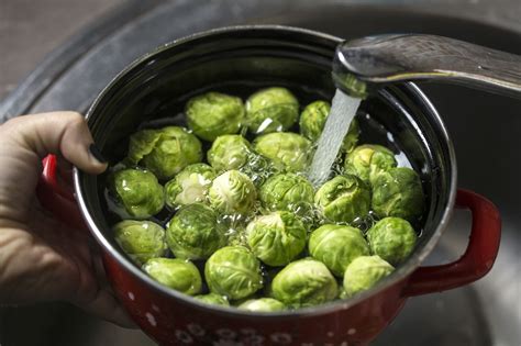 How To Cook Brussels Sprouts In The Oven In A Pan And On The Stove