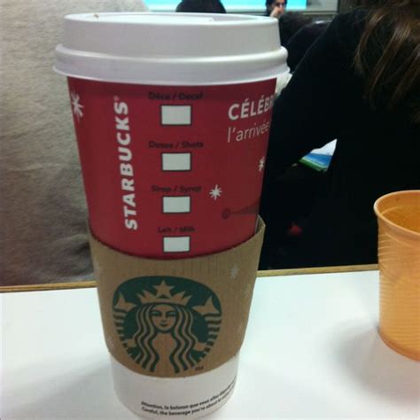 Mm Its Christmas At Starbucks And This Red Cup Makes Me So Happy Hot