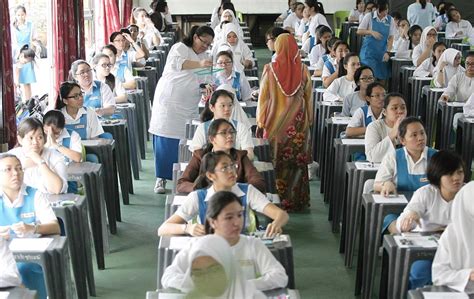 Sebahagian Daripada 263 Pelajar Sekolah Menengah Kebangsaan St Teresa Kuching Hari Pertama