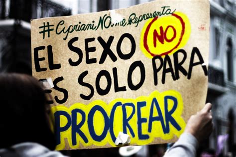 Niunamenos Una Marcha Por Las Que No Están Estamos Y Vendrán Wayka