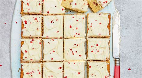 You Ve Got To Try Mary Berry’s White Chocolate And Raspberry Traybake Recipe This Weekend Tray