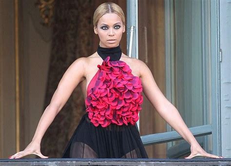 Christine Bleakley Shows Beyonce Shows Off Her Slender Figure During