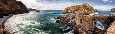 Most notably, fans of the hbo series game of thrones flock to the location as it serves as the filming site for dragonstone, the castle inhabited by stannis baratheon. What to see in San Juan Gaztelugatxe - España Fascinante