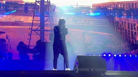 Eminem Ft Skylar Grey Walk On Water Live At Sydney Australia 02