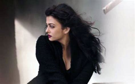 Aishwarya In Bandeyaa Meet The Gothic Diva In The First Song From