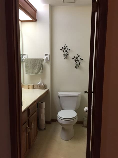 Bathroom décor ideas are all over the internet, but how do you choose the ones that are right for you? Small bathroom ideas no window