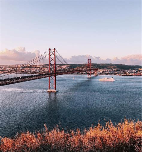 It is often compared to the golden gate bridge in san francisco. 10 curiosidades sobre a Ponte 25 de Abril - Lisboa Secreta