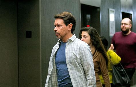 Sektflaschenetikett kostenlos gestalten / sektflaschenetikett mit modernem herz design in grün. Eric Salvail - Eric Salvail Jure N Avoir Jamais Franchi La Ligne Le Devoir / Eric salvail player ...