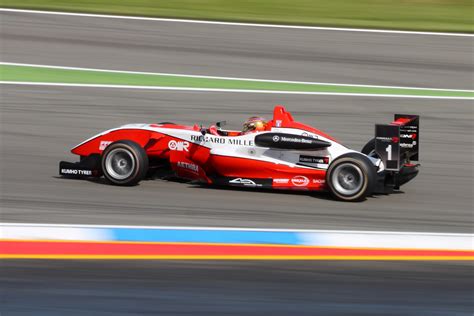 Weiter zu ebay osterode deutschland €1.0 eur 3 formel 1 modellautos 118 mattel hot wheels weiter zu ebay glattenzainbach €1.5 eur mini auto rennauto formel i von bruder 5 5x3cm. Jules Bianchi: la biografia dello sfortunato pilota ...