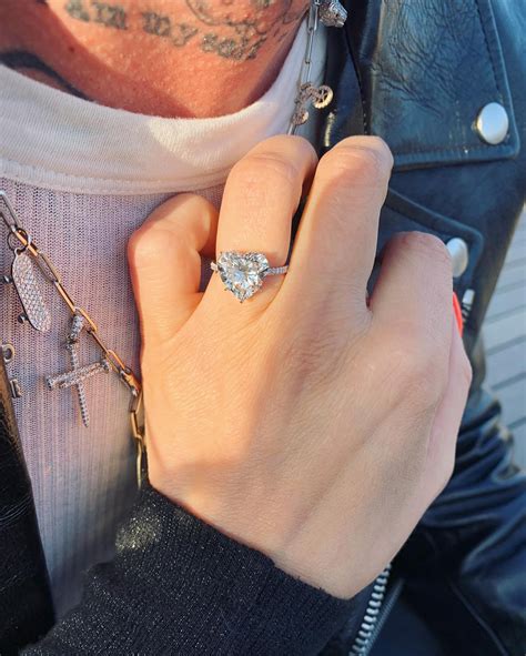All About Avril Lavignes Heart Shaped Engagement Ring From Mod Sun