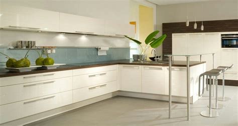 Der werkstoff keramik ist äußerst robust und langlebig. 50+ Tolle Weisse Kuche Dunkle Arbeitsplatte ...