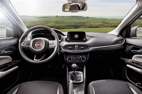 La nuova tipo station wagon è progettata per nuove avventure. Fiat Tipo Station Wagon - Preiswerter Kombinationswagen ...