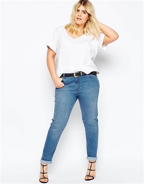 The 17 Best Plus Size Jeans For Spring